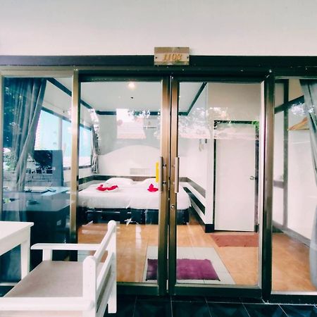 Simple Life Talay & Divers Resort Тау Экстерьер фото