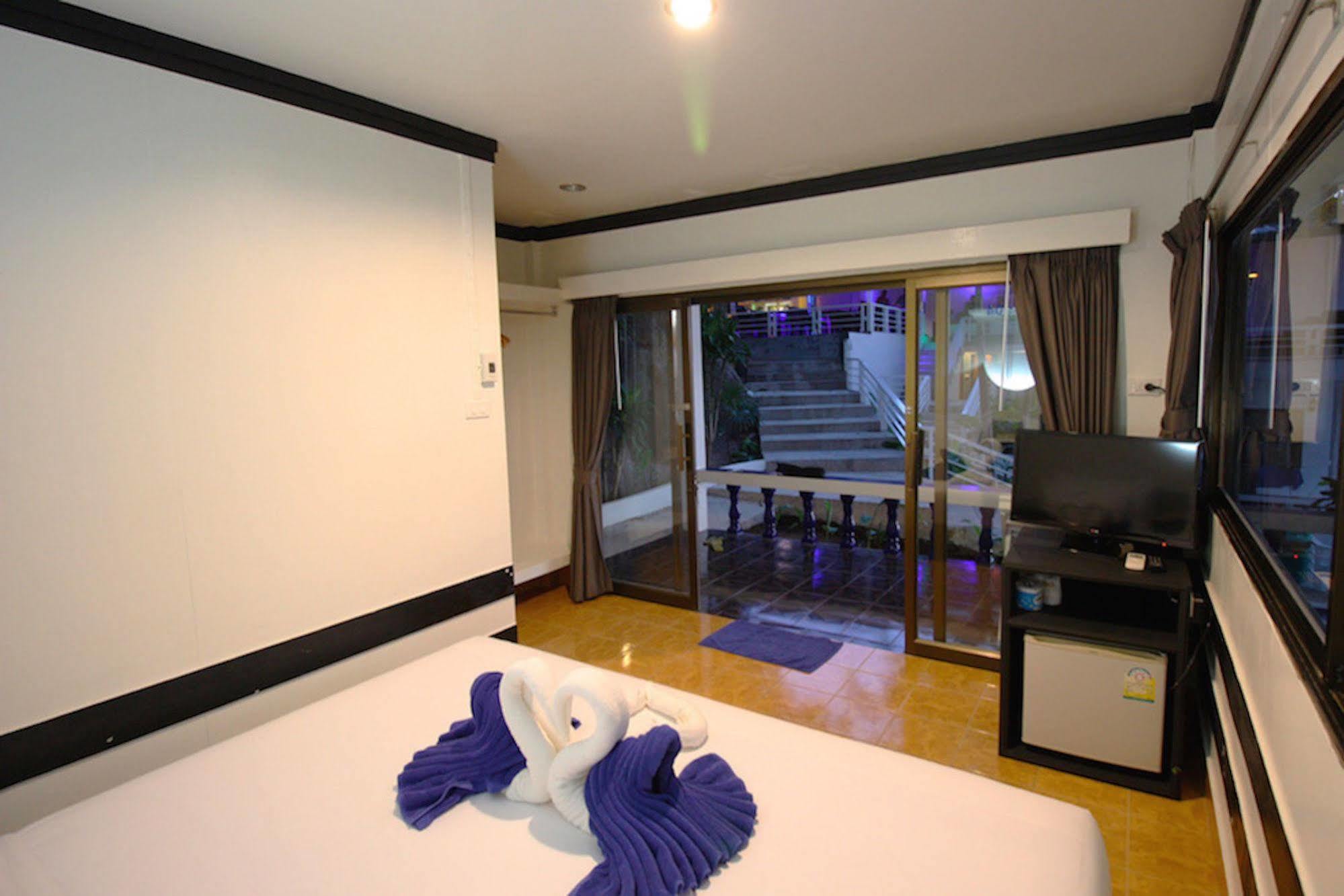 Simple Life Talay & Divers Resort Тау Экстерьер фото